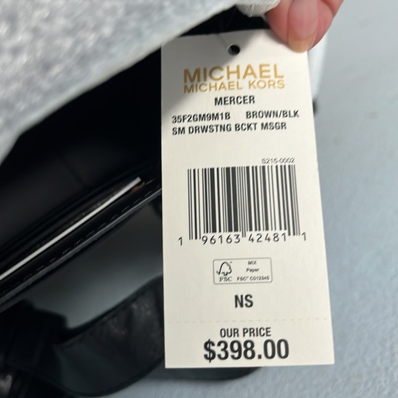 Brand New Michael Kors Mercer Small Bucket Drawstring - Picture 4 of 4